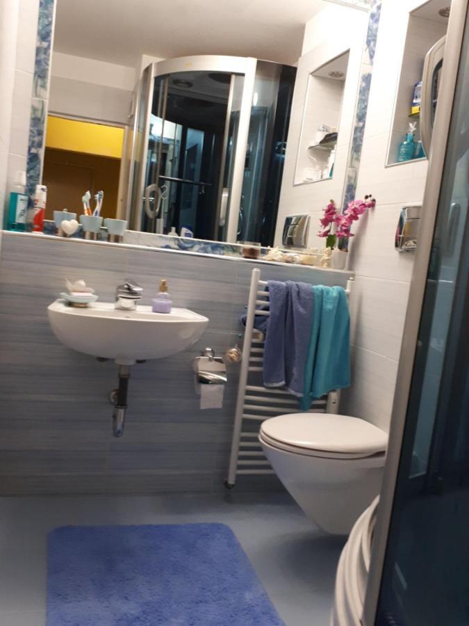 2 Bedrooms With Private Bath And Balcony Near The Airport صوفيا المظهر الخارجي الصورة